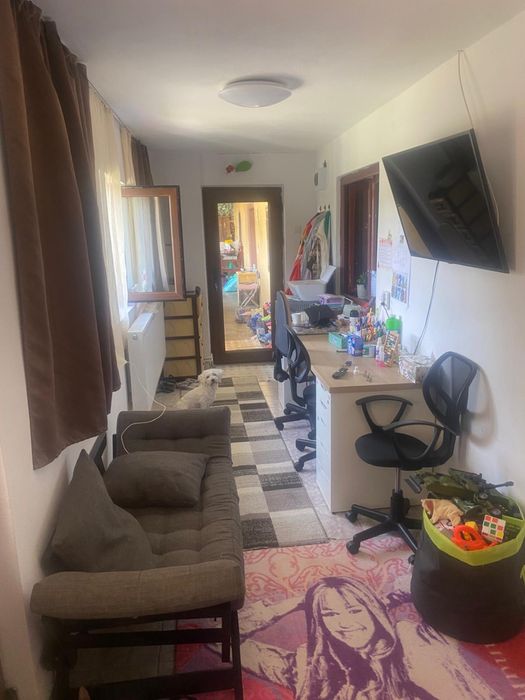 Vand casa , teren 3400 m , 9 km distanta de Dragasani