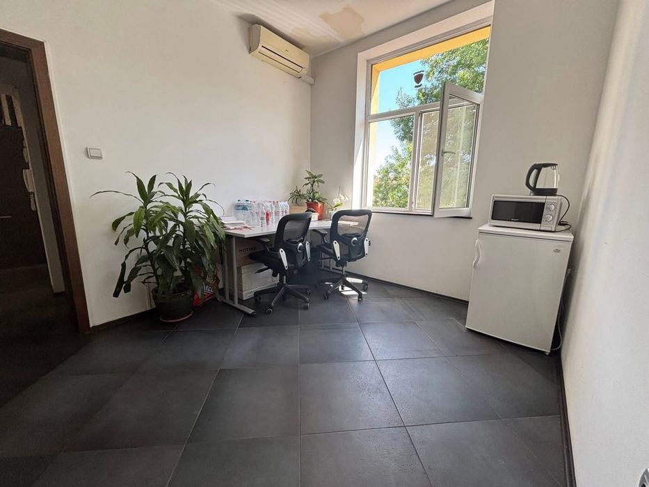 Дава се под наем Офис в Варна, Конфуто - 110 кв.м за 900 € - Снимка #7