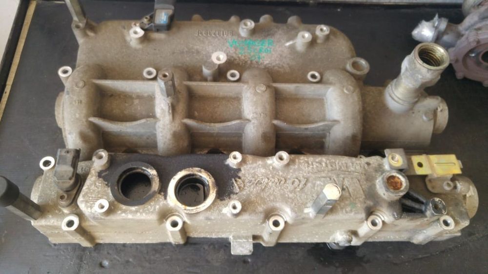capac chiulasa cu ax came 2.5 crd  chrysler voyager 4  enj  90132393f