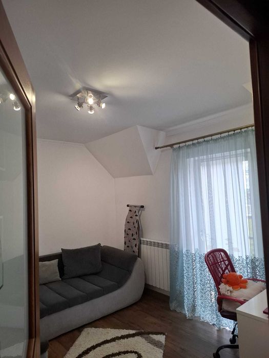 Proprietar | Casă P+E+Pod Ipotești (84 mp + Terasă 25 mp Acoperită) Total 109 mp | 2 Parcări | Parchet bambus