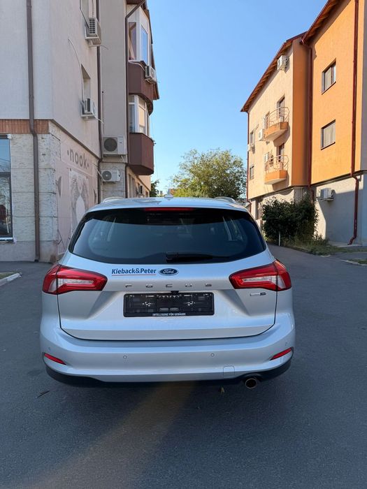 FORD Focus 2022 — imagine 5