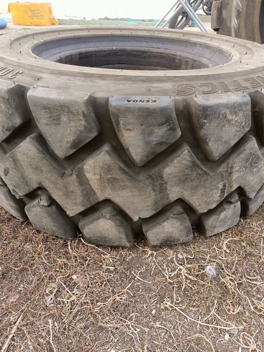 Продам резину на погрузчик