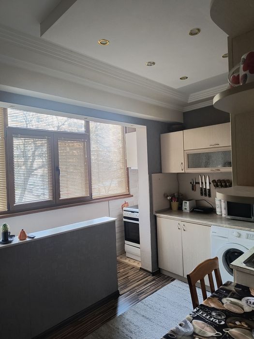 Дава се под наем Тристаен апартамент в Търговище, Запад 3 - 64 кв.м за 259.08 € - Снимка #7