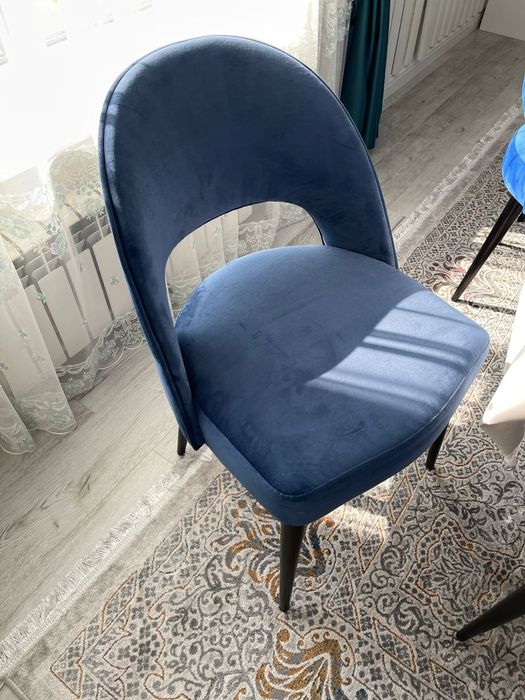 Продам 11 стульев