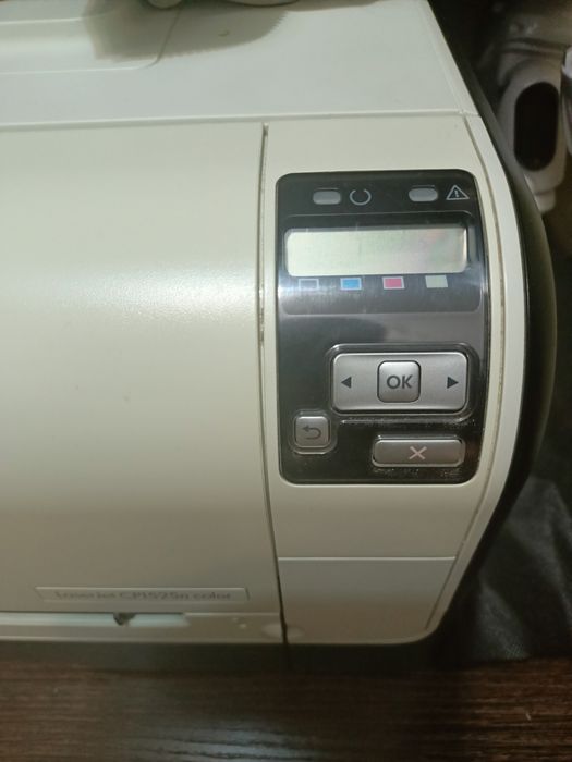 Цвтной принтер CP1525n