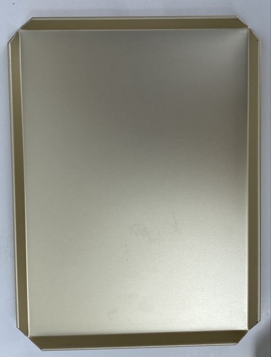 Tavi aurii pentru prezentare produse