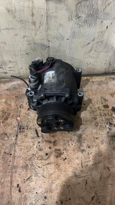 Компрессор кондиционера Mitsubishi Lanser 9