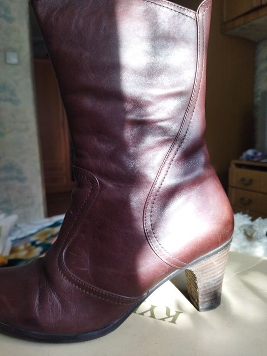 Продам женскую обувь