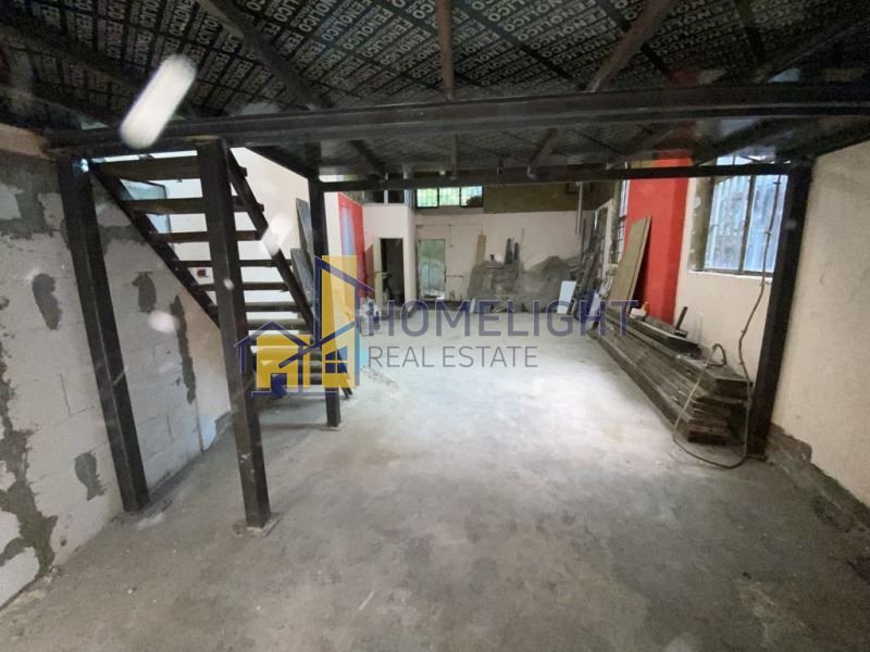 Тристаен апартамент в кв. Център