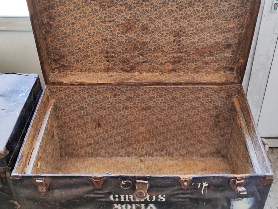 Стар сандък два броя