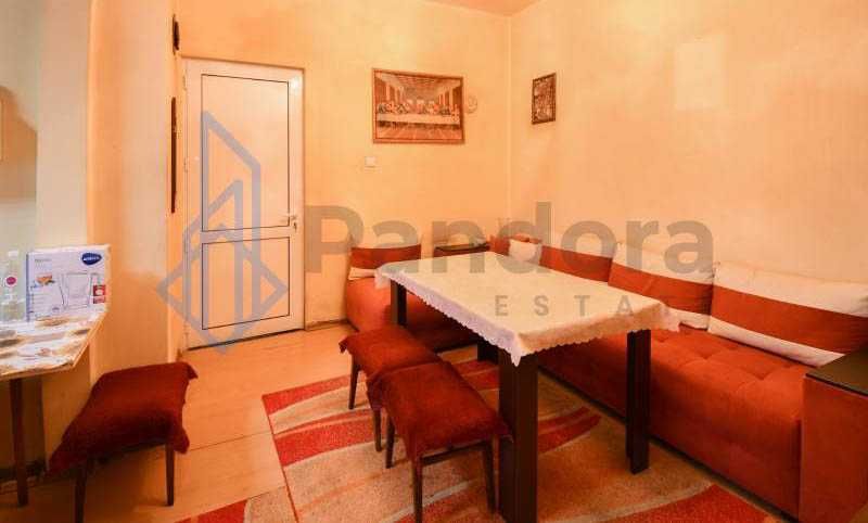 Дава се под наем Тристаен апартамент в София, Център - 83 кв.м за 475 € - Снимка #3