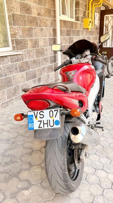 Motor Yamaha YZF600R