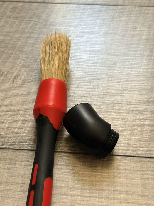 Detailing четки за гуми и джанти