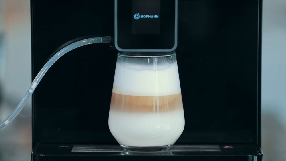 Koffe mashinka  sensrniy avtamatichskiy xolati juda zor 10 yili garant