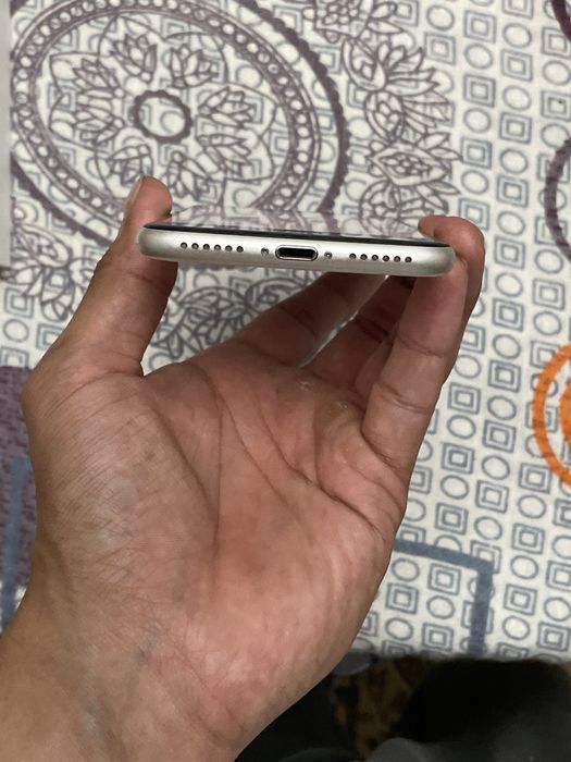 Продам Iphone se 2022 года