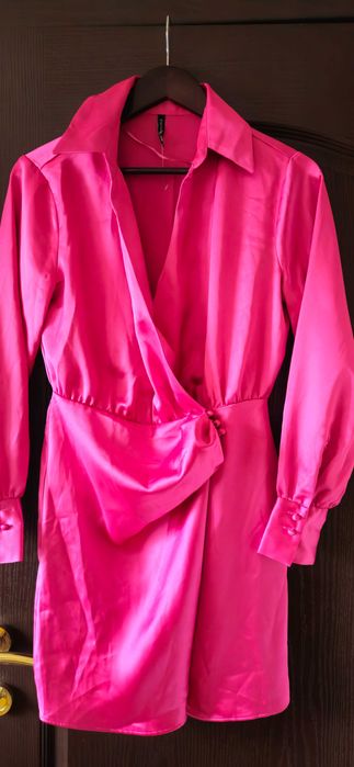 Сатенена рокля Caliope