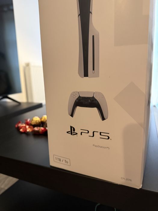 PS5 1TB 2 Controllere+joc+statie incarcare controllere