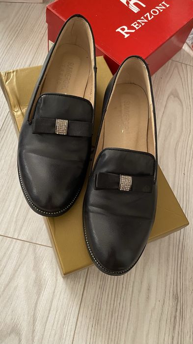 Продам лоферы черные