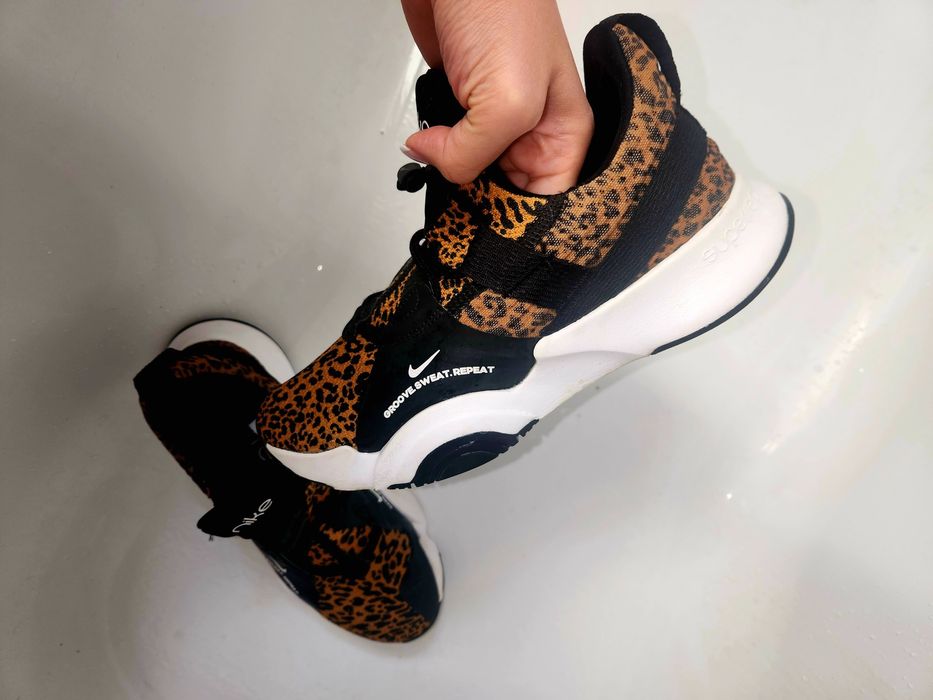 Adidasi Nike animal print