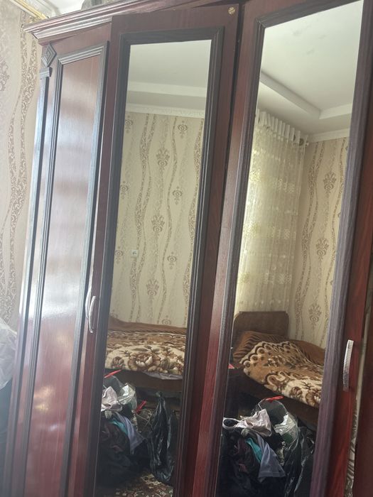 срочно продается мебель шкаф