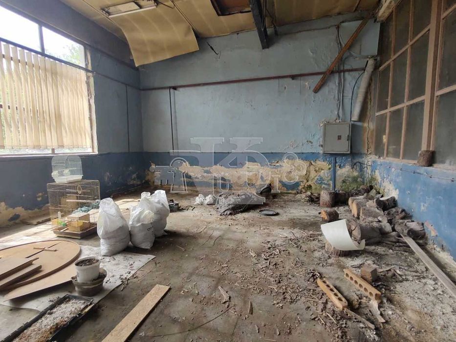 Продава се Промишлена сграда в Добрич, Промишлена зона - Запад - 842 кв.м за 297 €/кв.м - Снимка #4