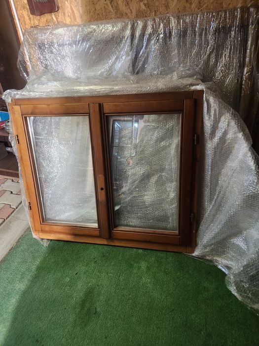 Ferestre lemn stratificat cu geam termopan