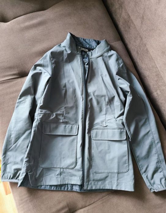 Geaca antivant Under Armour XS /150