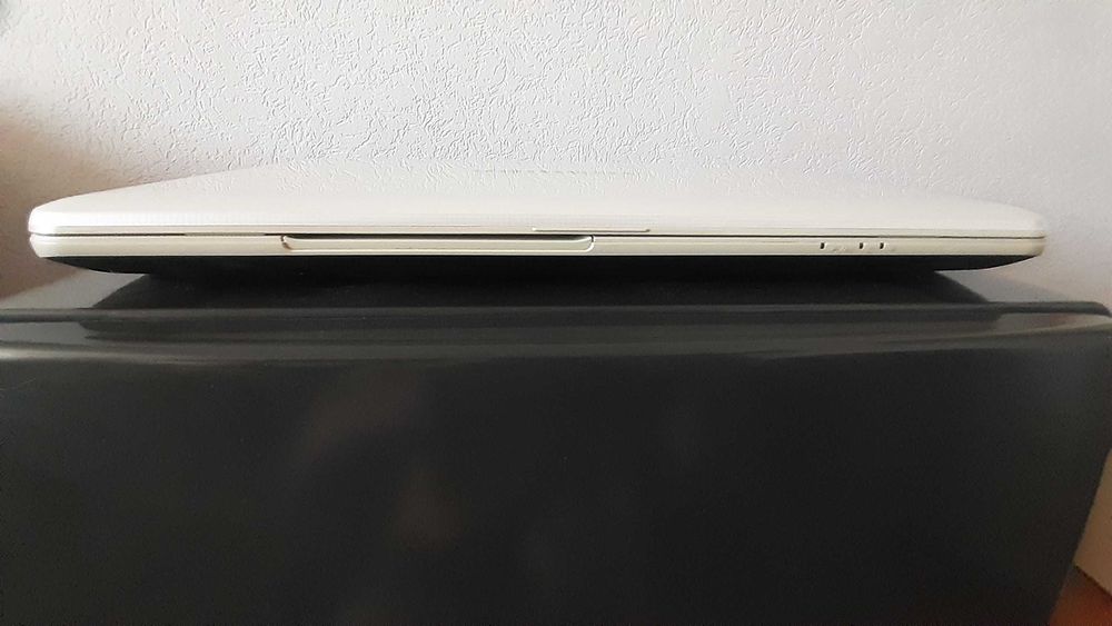 Лаптоп Toshiba Satellite C855-2FV
