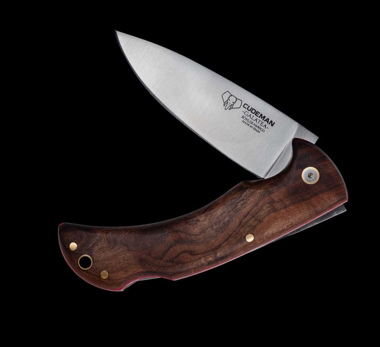 Briceag Cudeman Galatea, maner lemn nuc, lama otel N690Co
