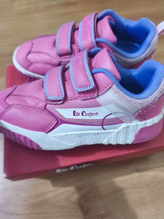 Детски кожени  маратонки за момиче"Lee Cooper"