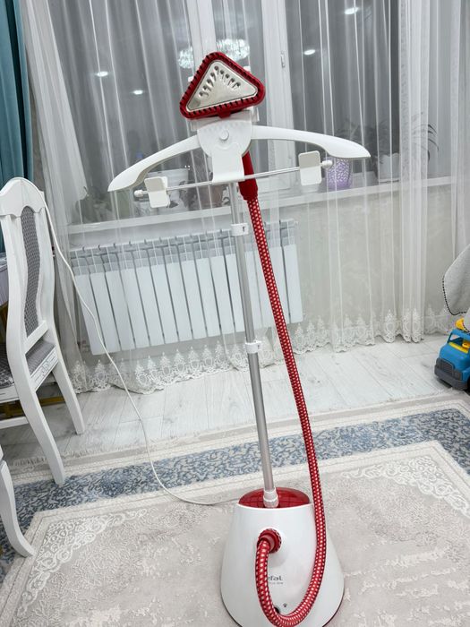 Срочно продам Паровой утюг Tefal