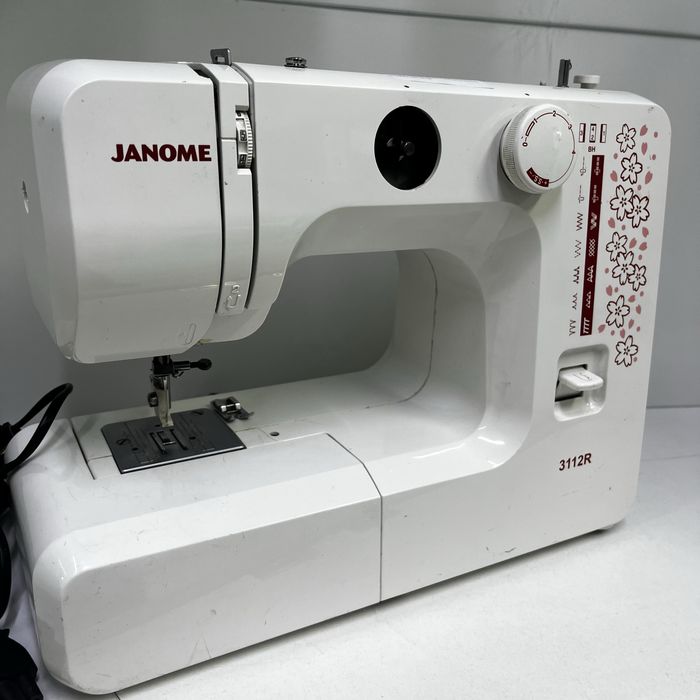 Швейная машина Janome