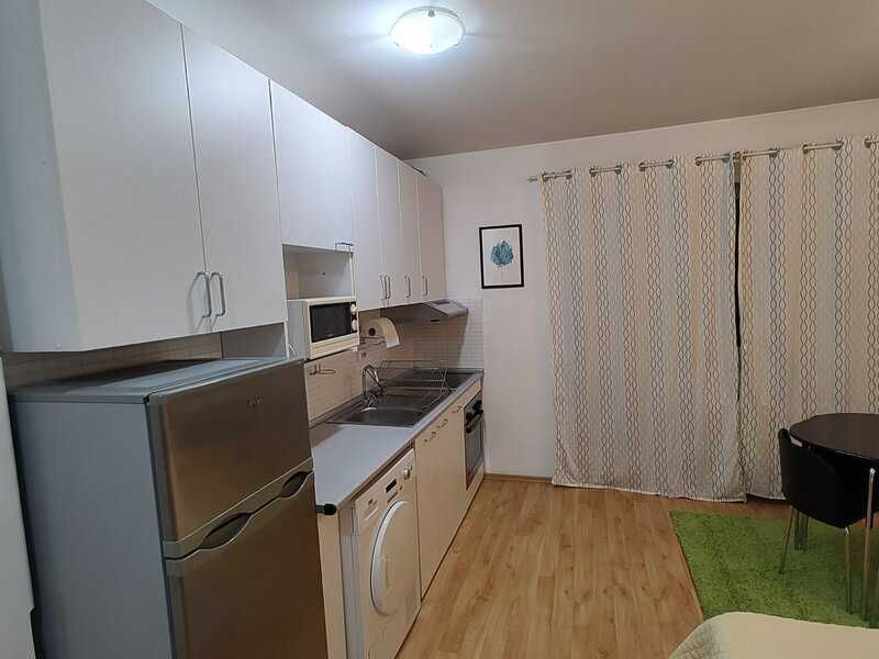 Inchiriez garsoniera, Politehnica, particular, parcare subterana bloc nou - aproape de merou Lujerului si linia 41