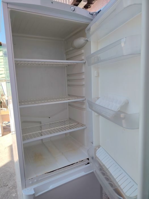 Продам холодильник Indesit