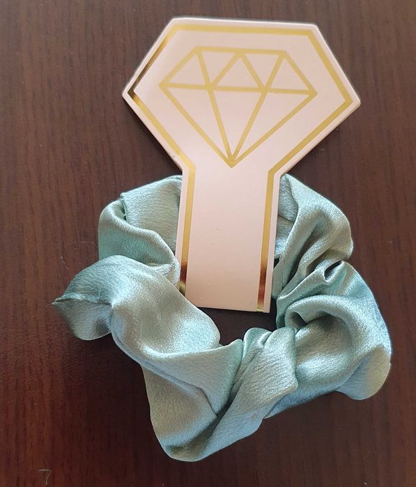 Кума комплект: Сатенен халат и туту L+ Пантофи +ластик+слънчеви очила