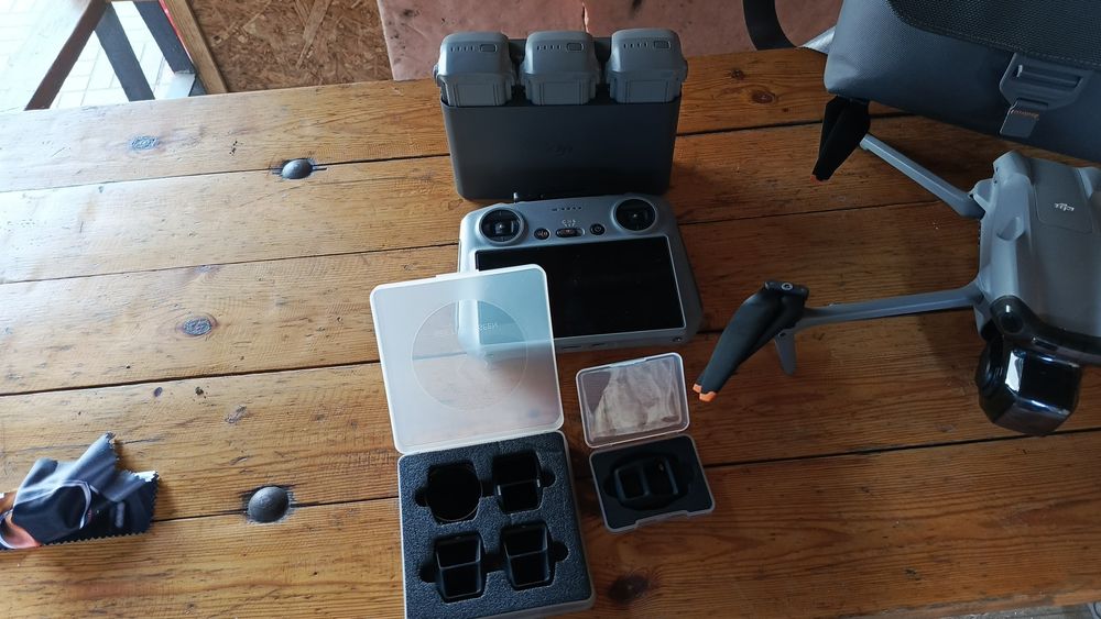 Профессиональный квадрокоптер Dji air 3