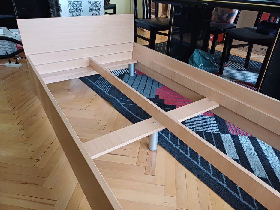 Единично легло с матрак и подматрачна рамка