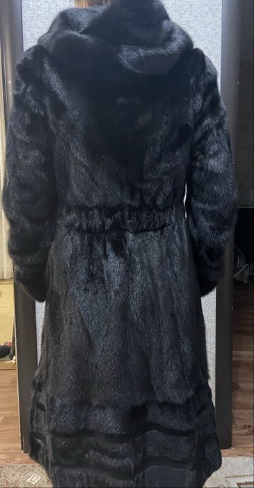 Продам норковую шубу