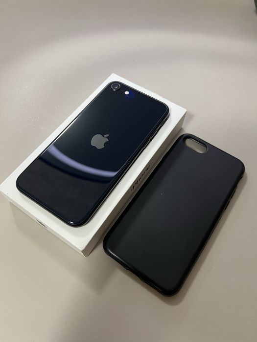 Продам айфон se 2022 года