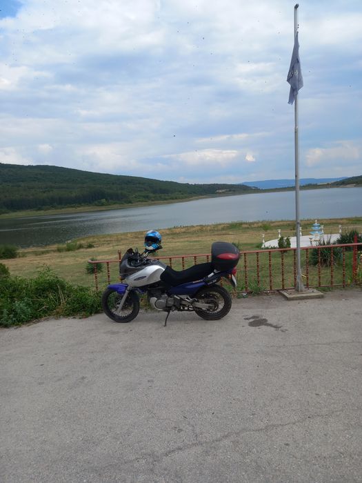 Suzuki XF650 1800 €