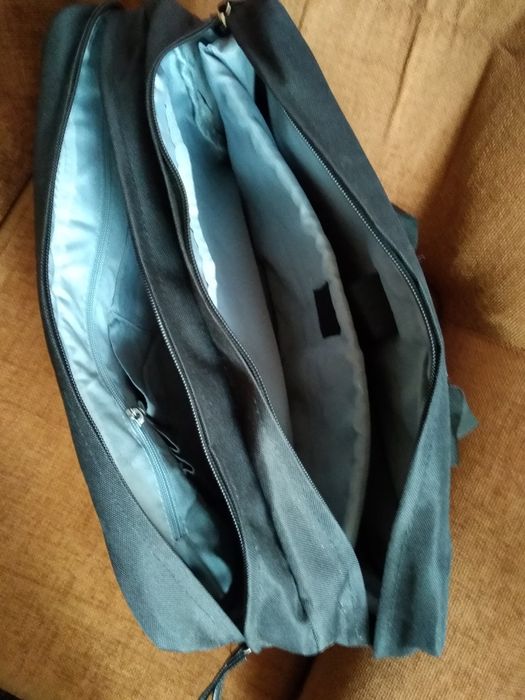 Чантичка за бански  или за тоалетни принадлежности и бизнес чанта