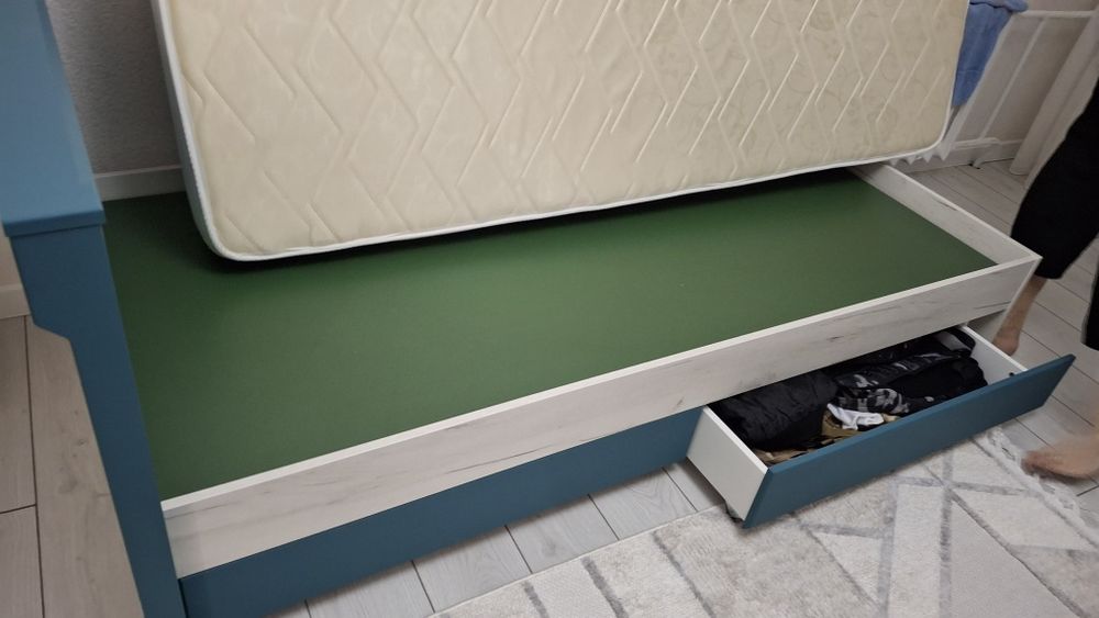 Продам кровать подросковую