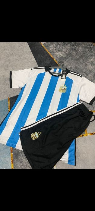 Футболка 4900тг   .