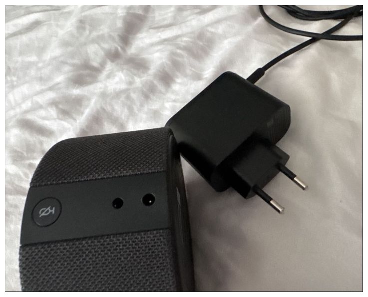 - Оригинал на Алису - блок питания Зарядка