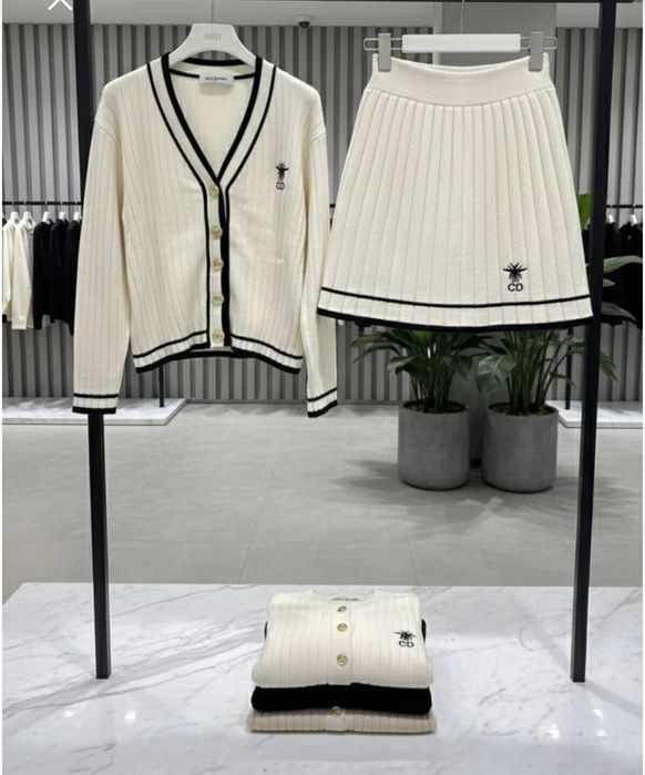 Уникален чисто нов комплект от две части