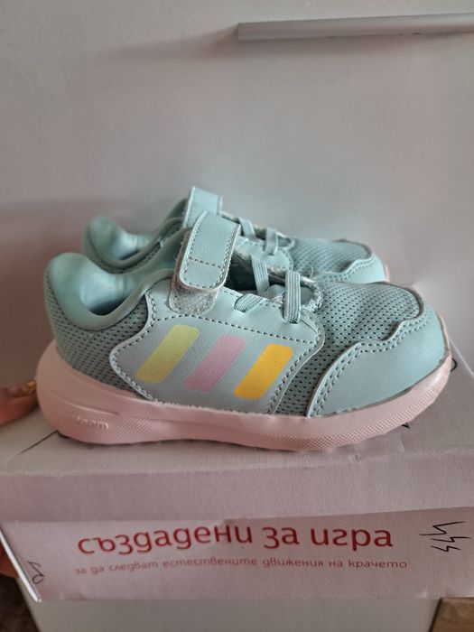 Маратонки Adidas номер 24