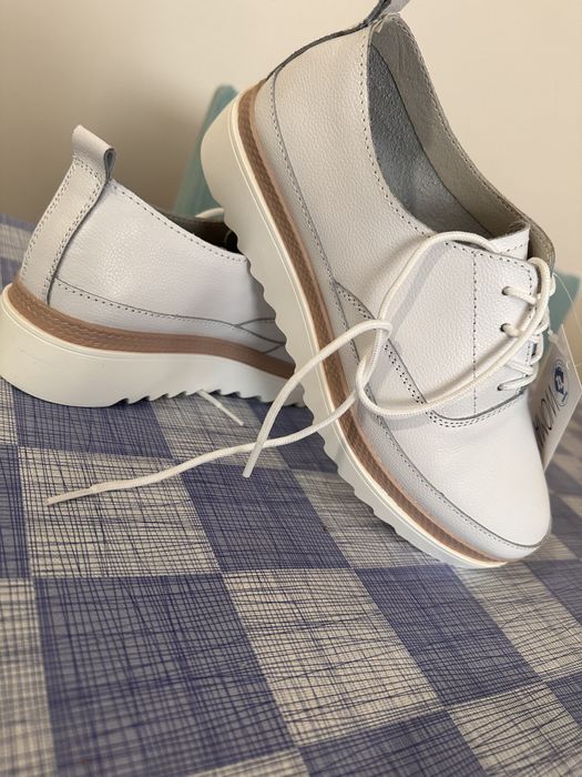 Дамски обувки от естествена кожа 39