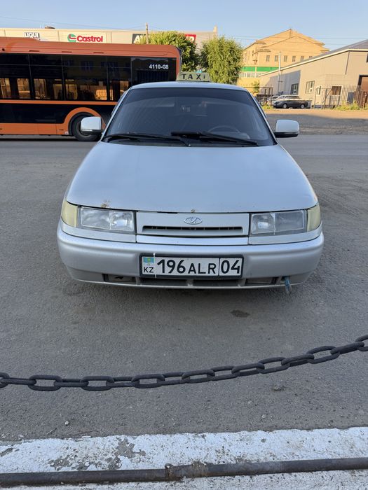 Автомобиль ВАЗ 2110 года выпуска 2005