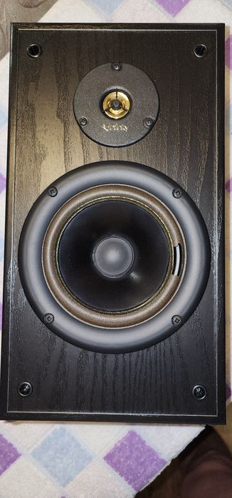 Тыловая акустика Infinity. Импенднс 6 ОМ.