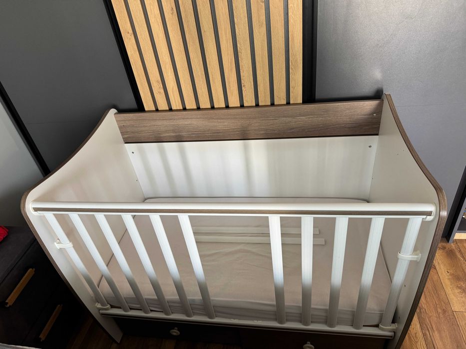 Детско легло-люлка - Lorelli - Matrix new 60x120, с матрак и Скрин Dresser New